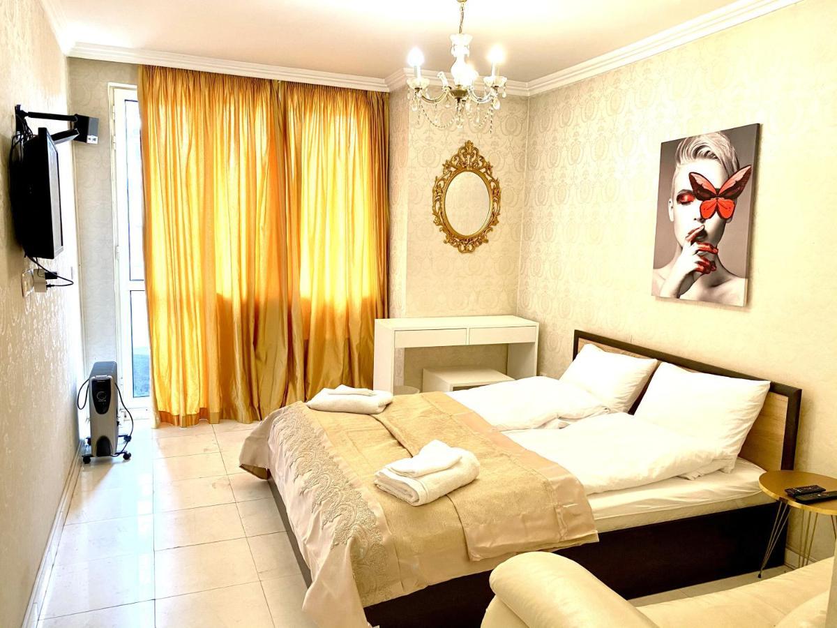 Guest With Living Room, Dining And Kitchen Next To Center Апартамент София