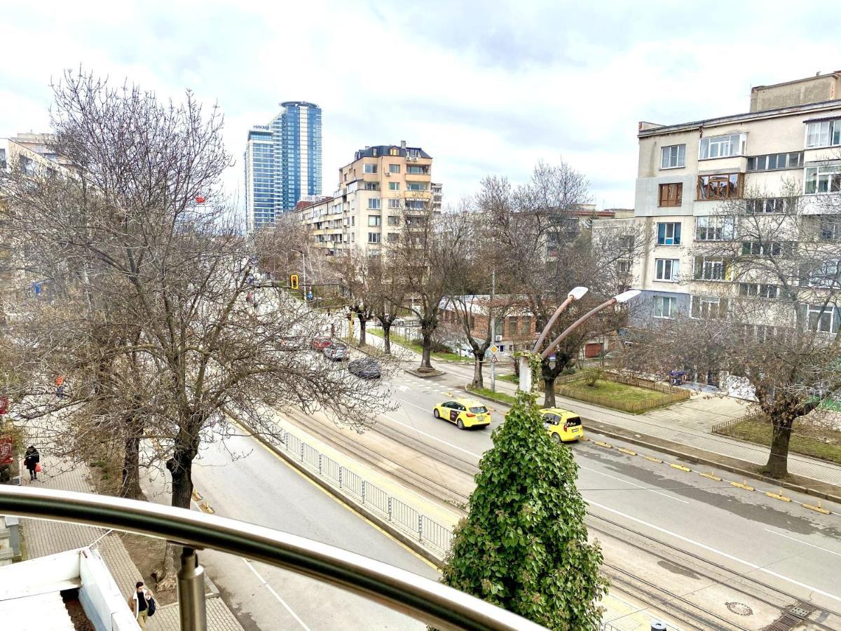 Апартамент Guest With Living Room, Dining And Kitchen Next To Center