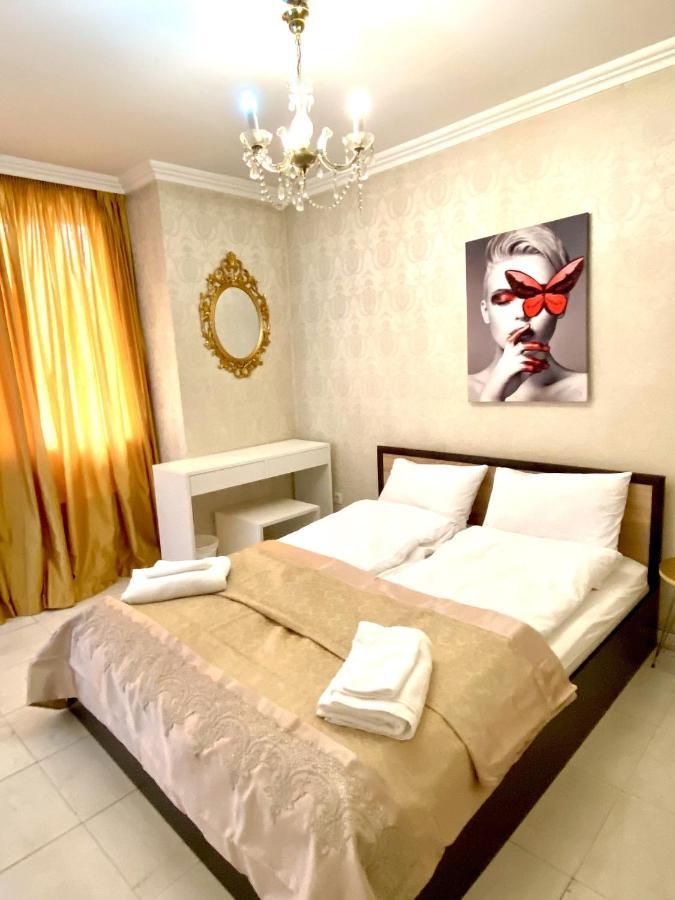 Guest With Living Room, Dining And Kitchen Next To Center Daire Sofya