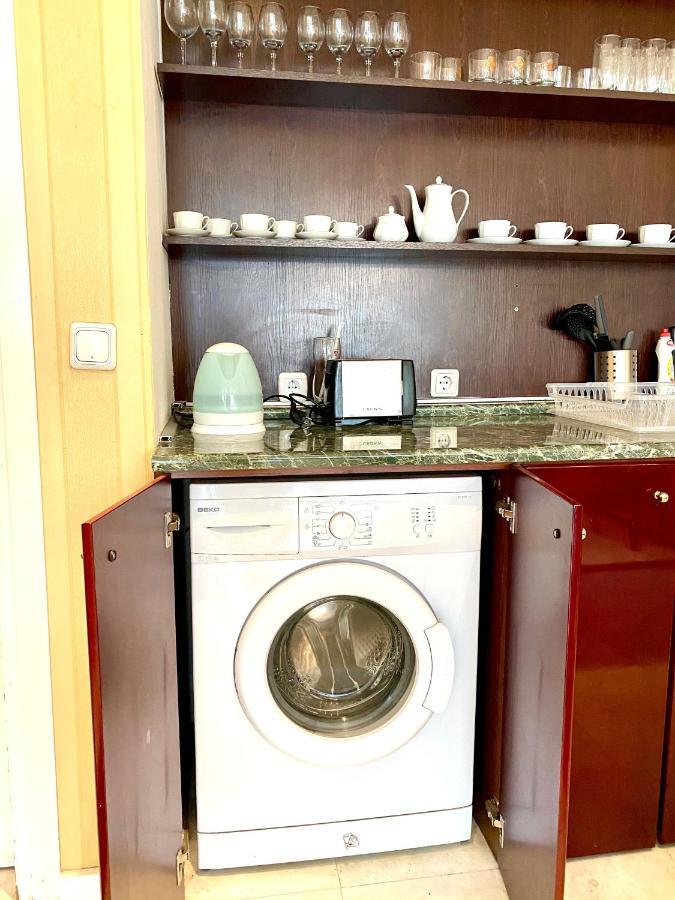 Guest With Living Room, Dining And Kitchen Next To Center Sofya